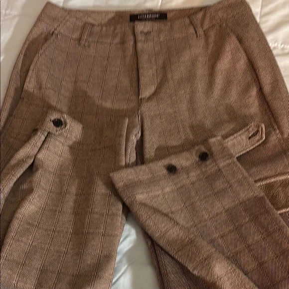 Liverpool Utility Crop w/Tab Hem & Cargo Pocket - Picture 10 of 11